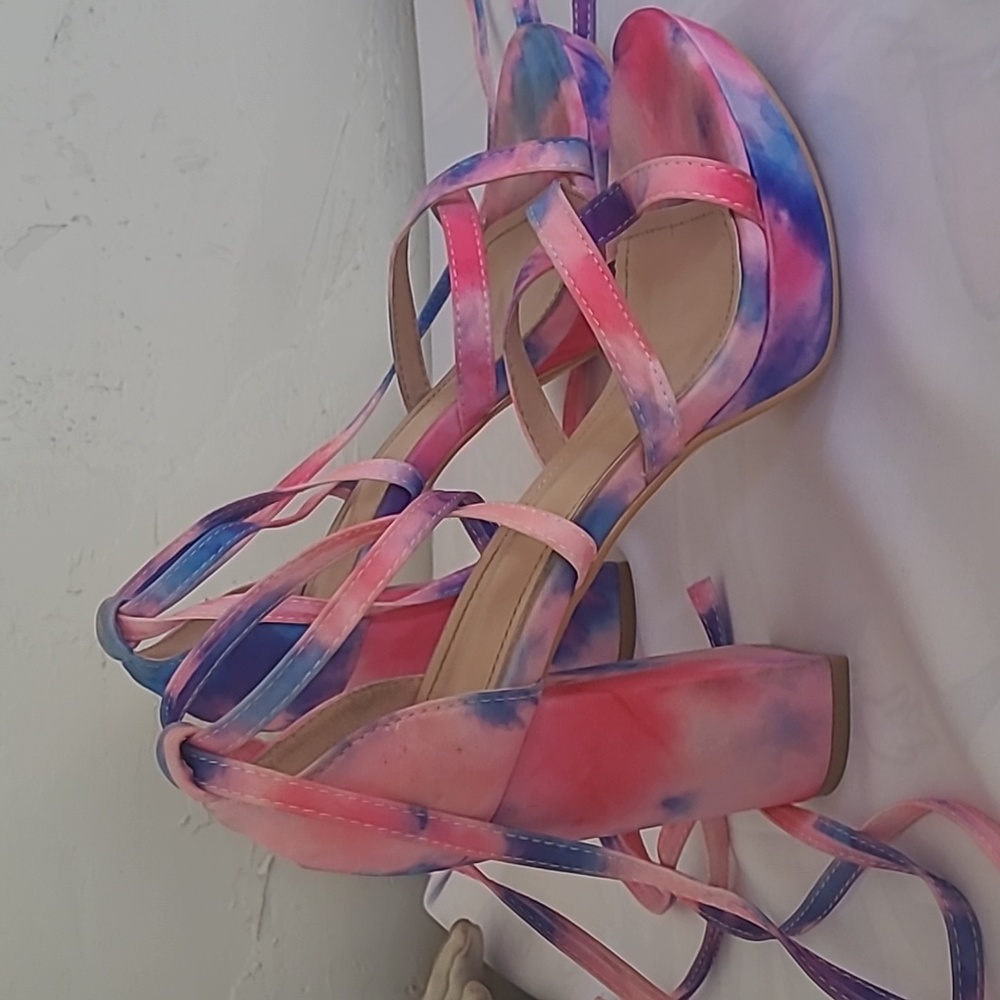 Heels - Picture 4 of 8